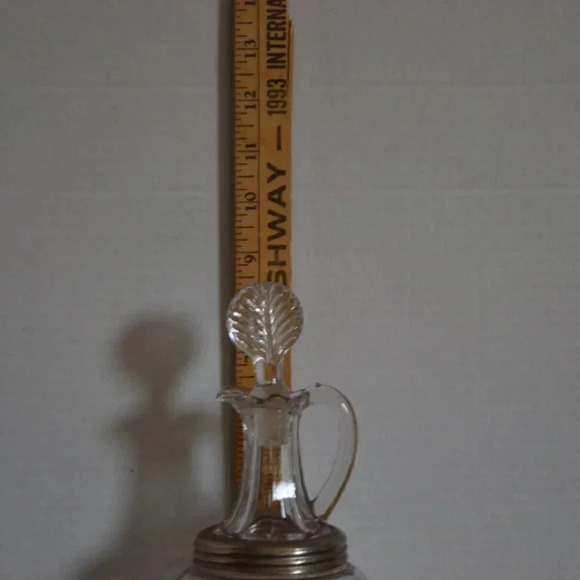 Vtg Glass  Decanter - Picture 4 of 6